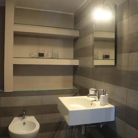 A Casa Di Ludo - & Short Lets Appartement Catane