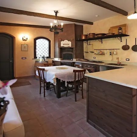 A Casa Di Ludo - & Short Lets Apartment *